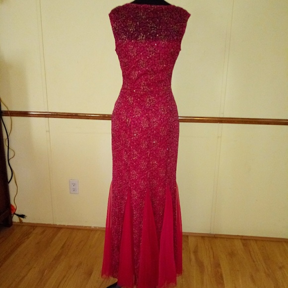 Dress - Picture 2 of 8